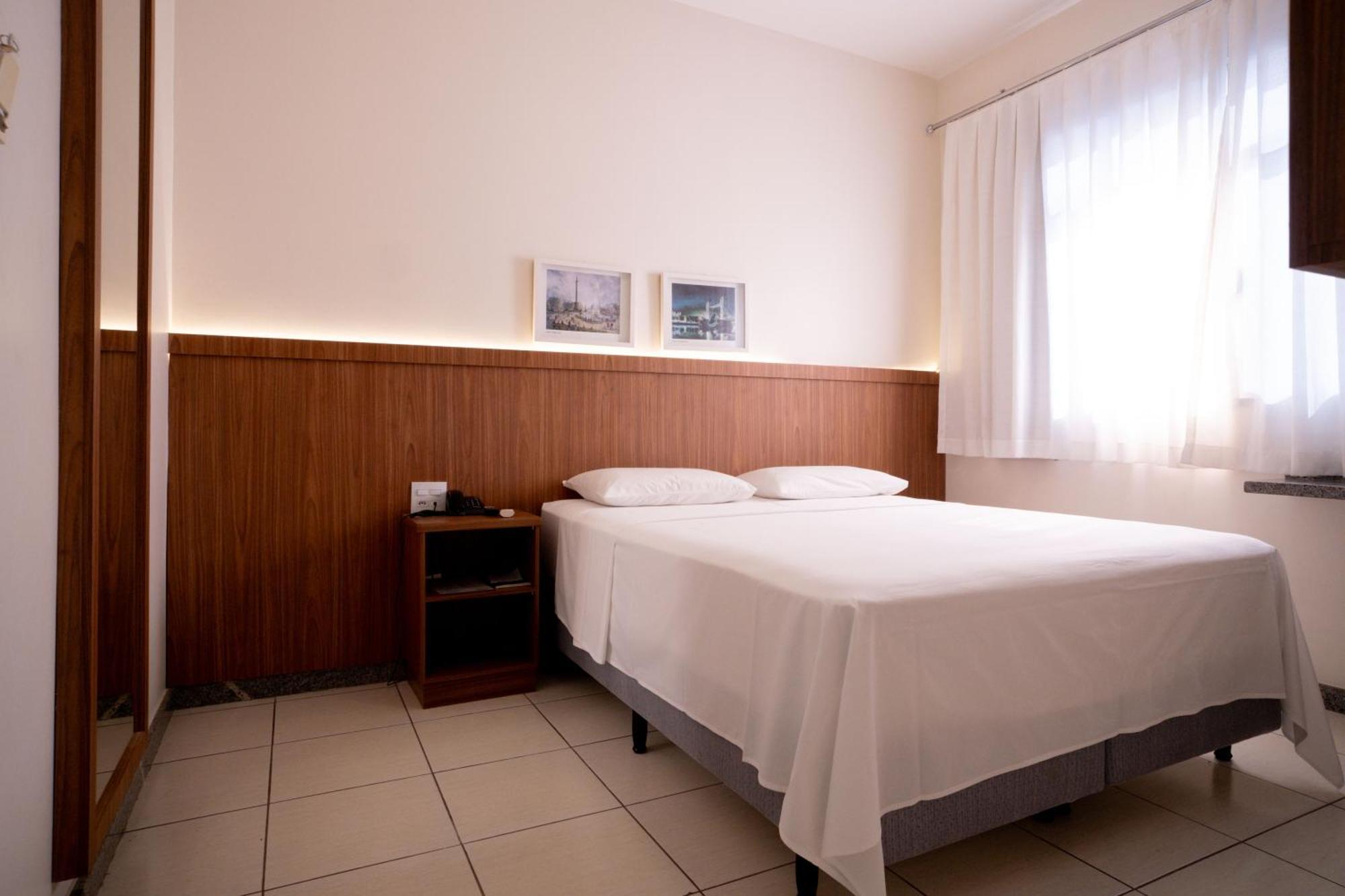 Hotel Conceicao Линярес Екстериор снимка